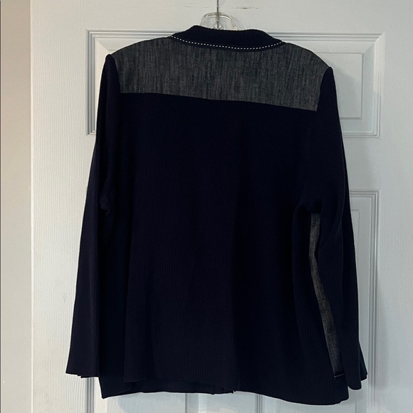 TanJay Two-Tone Jean Jacket with Button Details - Picture 4 of 4